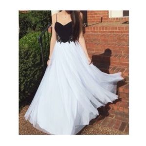 Beautiful Black & White Tulle Prom Dress